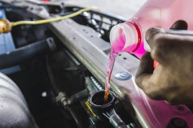 how to add coolant to car