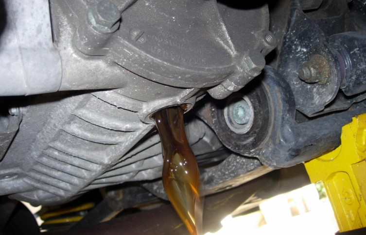 difference between differential and transmission fluid
