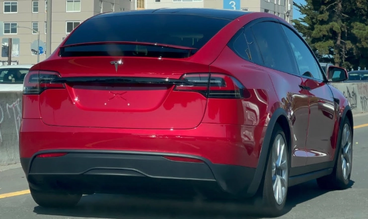 Tesla electric SUV review
