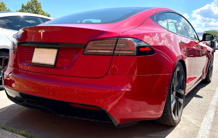 Model S Plaid specs