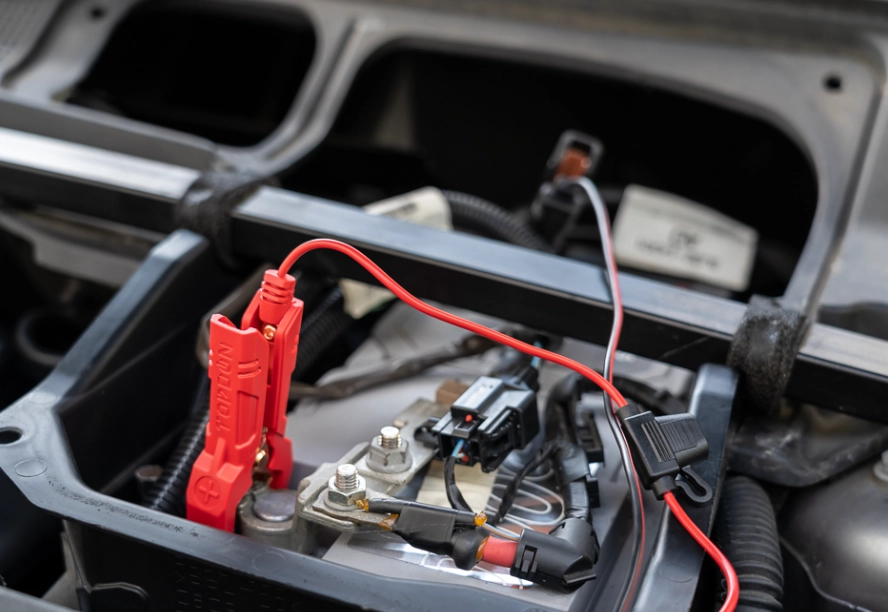 car won't start but has power