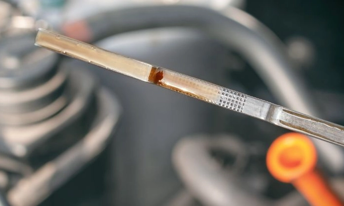 what happens if engine oil is low