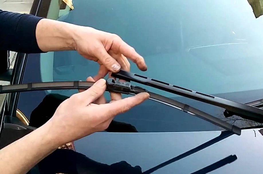 windshield wiper replacement cost